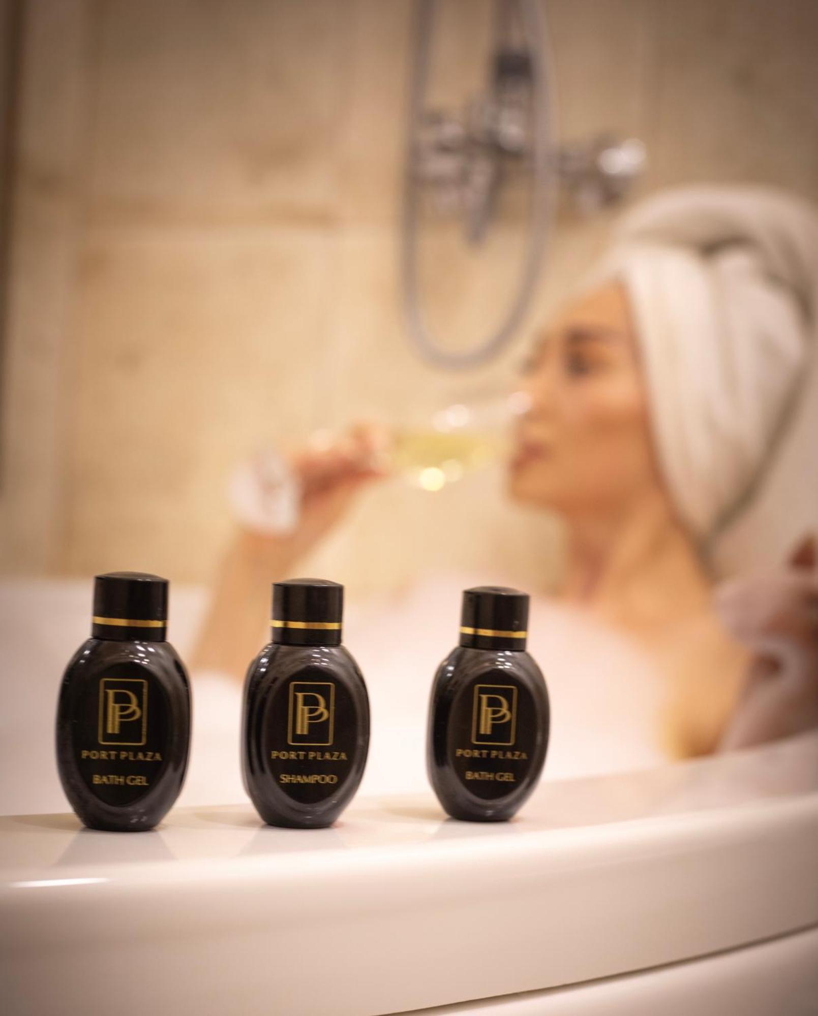 ホテル Port Plaza Evn P'arak'ar エクステリア 写真